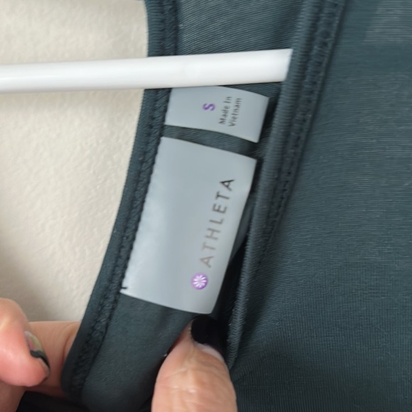 Athleta essence tie back tank - Picture 2 of 4